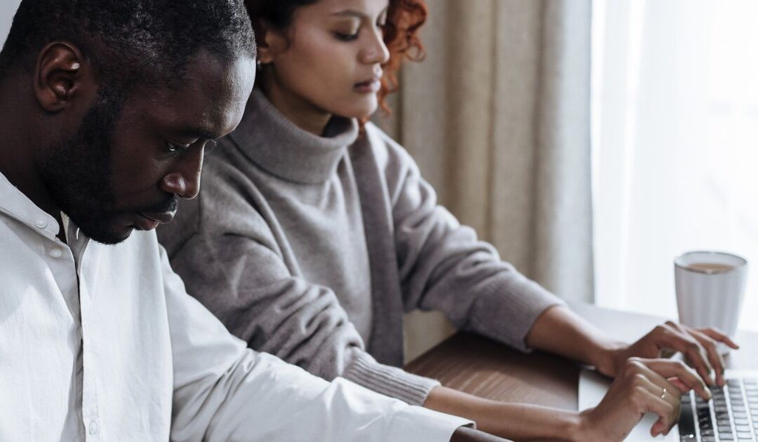 Samen afspraken maken over bezittingen en schulden bij de online echtscheiding