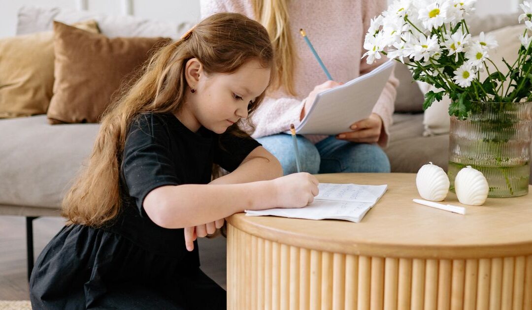 Kinderbijslag en kindgebonden budget na de online echtscheiding: wat spreekt u samen af?